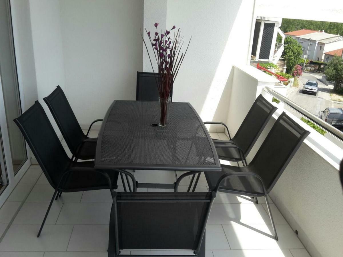 Apartman Mira- Omis Ngoại thất bức ảnh