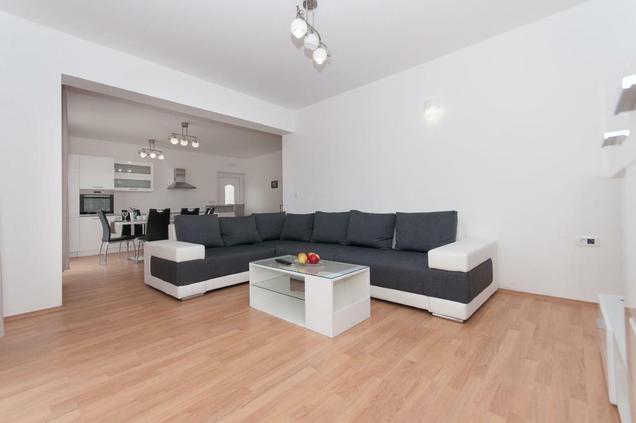 Apartman Mira- Omis Ngoại thất bức ảnh