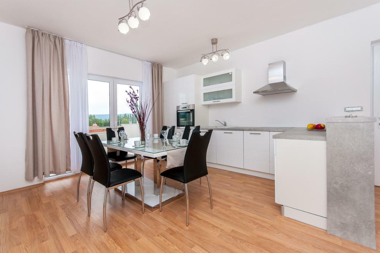 Apartman Mira- Omis Ngoại thất bức ảnh