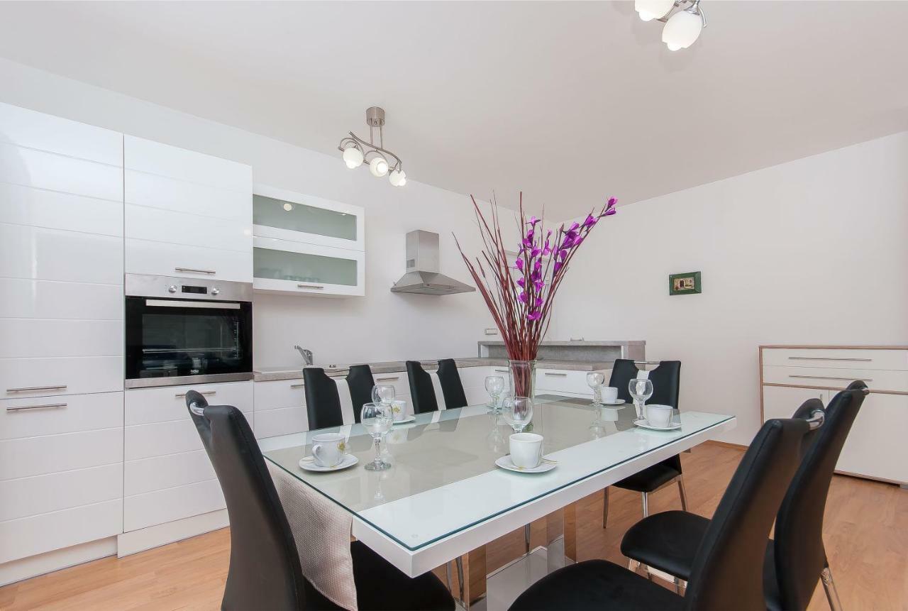 Apartman Mira- Omis Ngoại thất bức ảnh